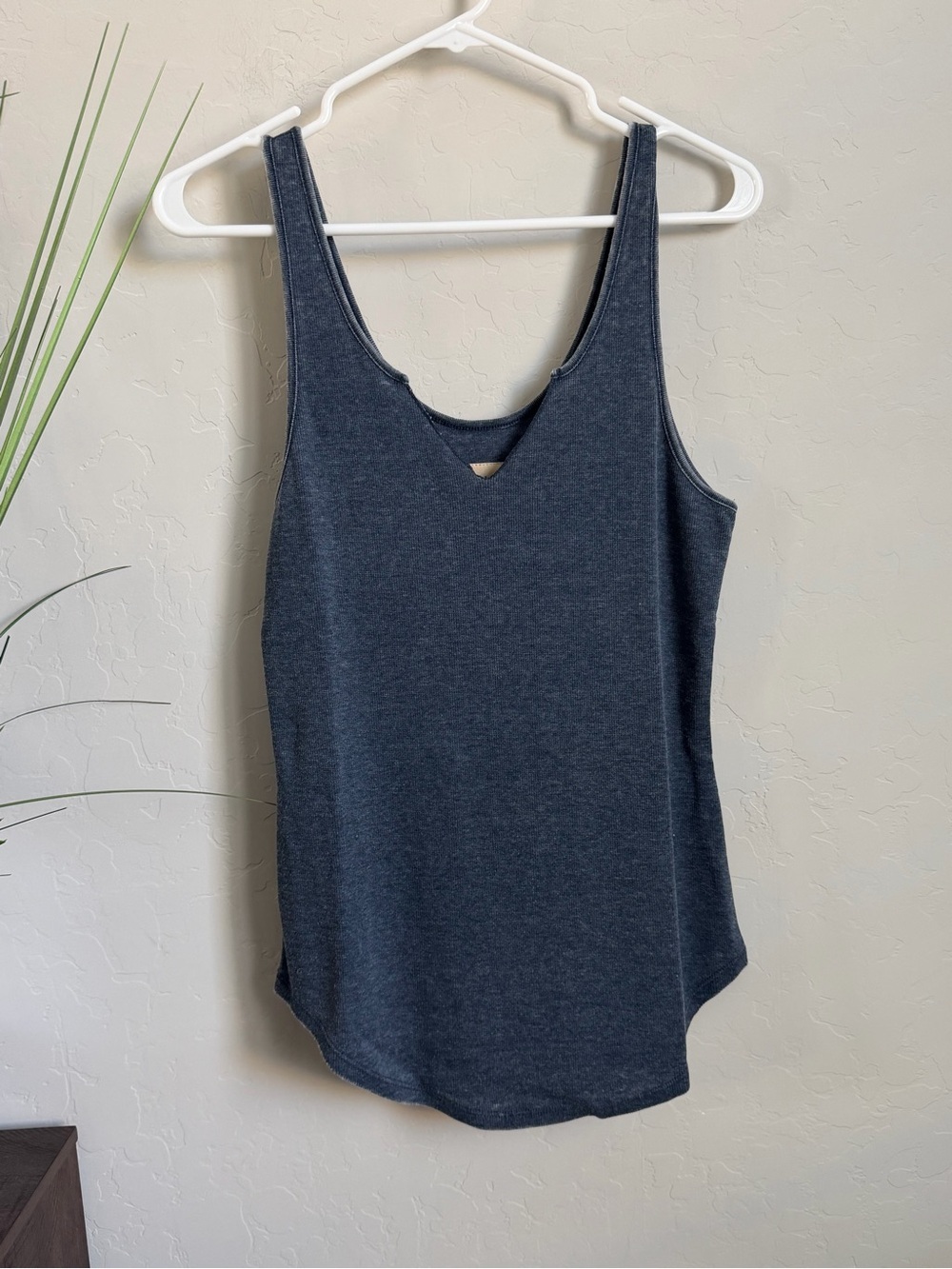 Chaser Major Blue Ribbed Tank Top Notch Neck Sleeveless Size Large NWT